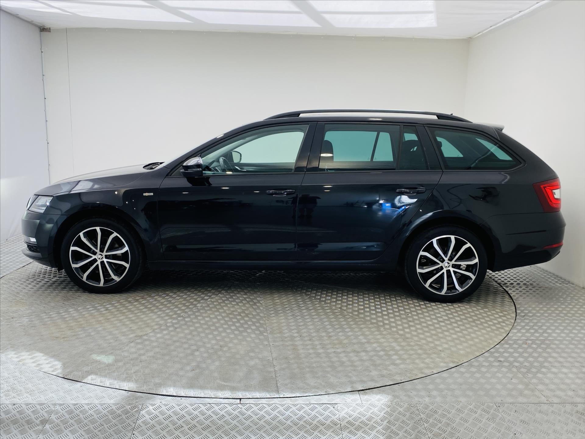 skoda-octavia-1-5-tsi-110kw-ambition - 2