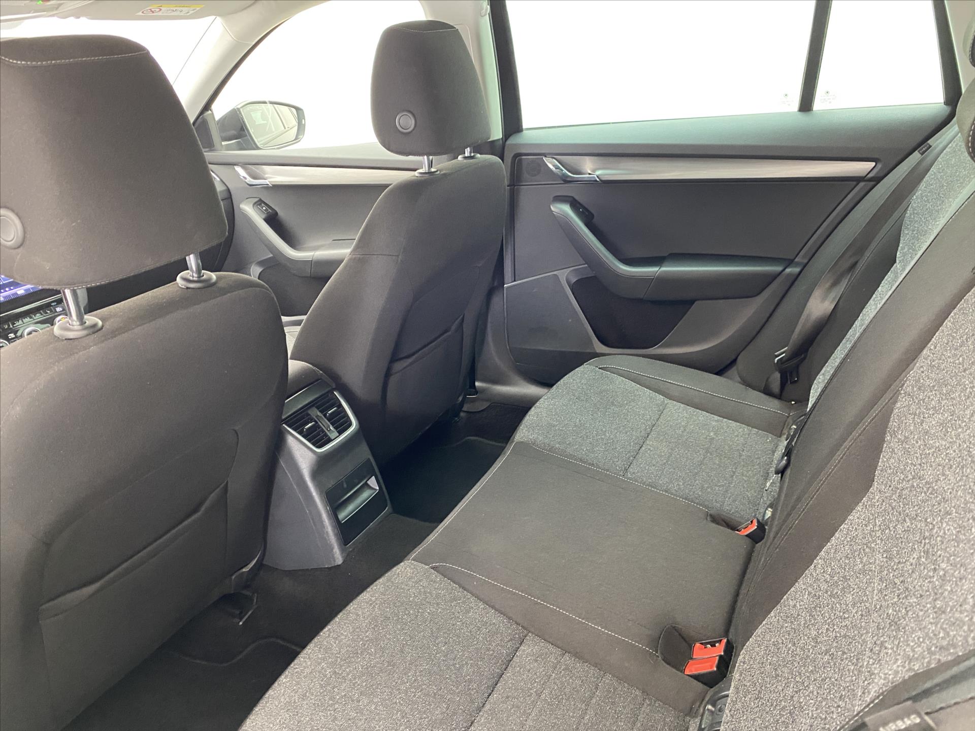 skoda-octavia-1-5-tsi-110kw-ambition - 5