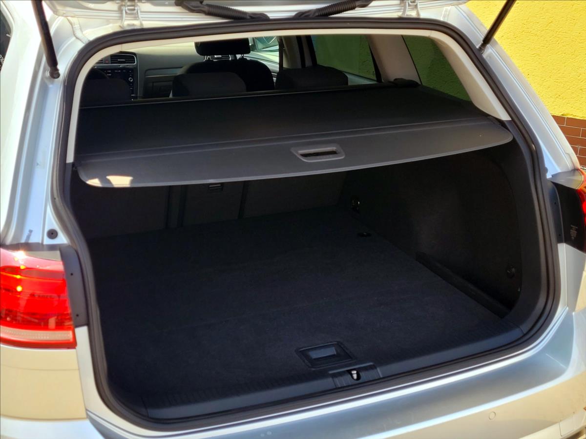 volkswagen-golf-1-6-tdi-dsg-cebia - 9