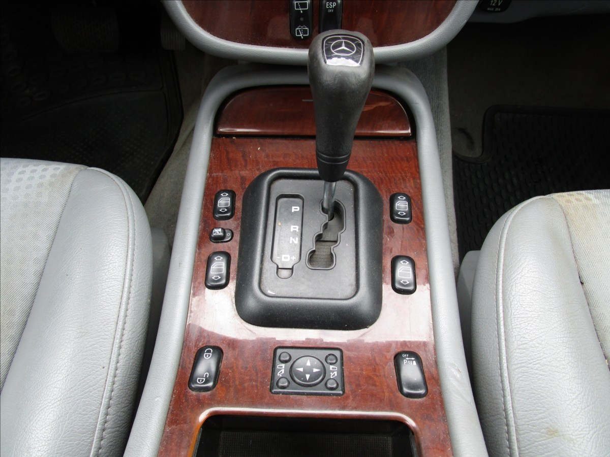 mercedes-benz-tridy-m-ml-270cdi-4x4-automat - 9