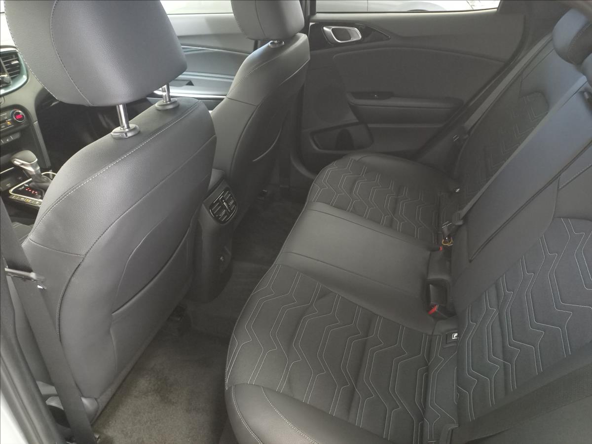kia-xceed-1-6-t-gdi-7dct-steel-edition - 4