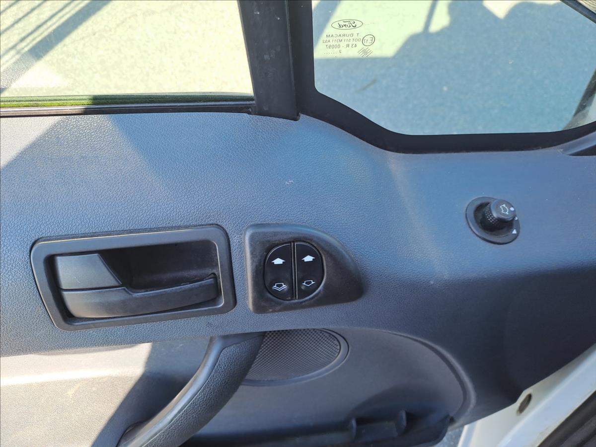 ford-transit-connect-1-8-tdci-klima-koupeno-cz - 8