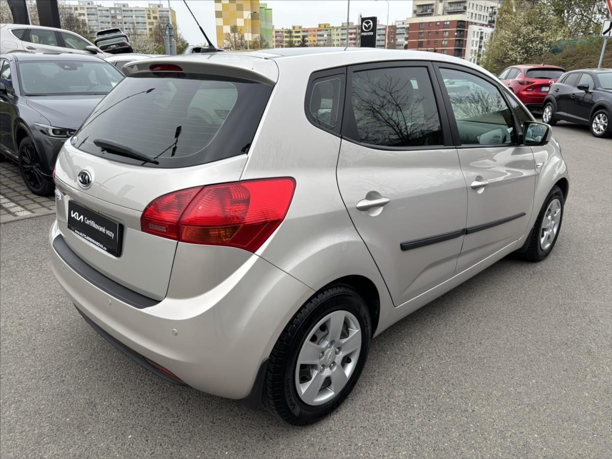 kia-venga-1-4-i-2-cr-top-stav-panorama - 4