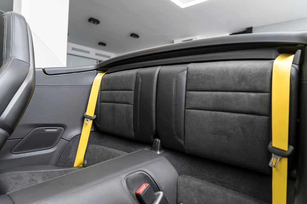 porsche-911-carrera-gts-cabriolet-bose-pas - 7
