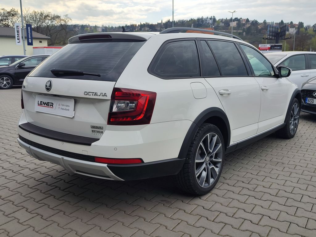 skoda-octavia-2-0-tdi-135kw-scout-4x4-dsg-cr - 4