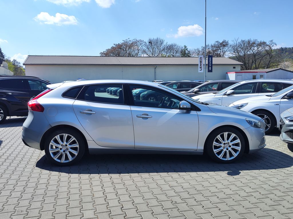 volvo-v40-d2-1-6-84kw-servisni-historie - 3
