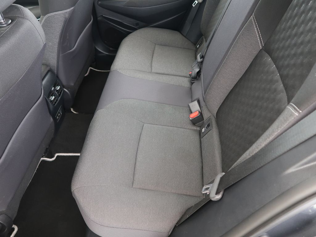 toyota-corolla-1-8hybrid-cz-1maj-comfort - 9