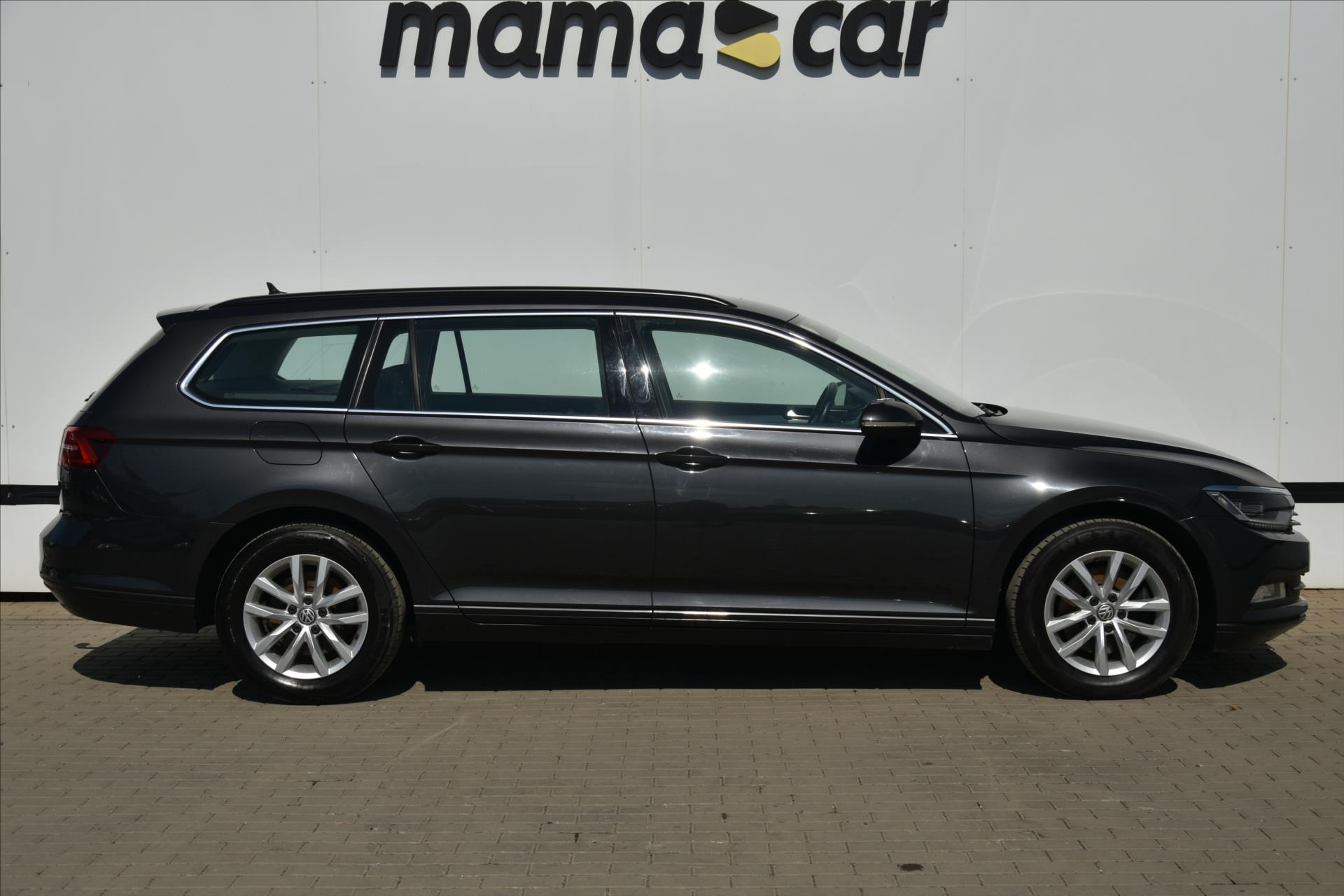 volkswagen-passat-1-6tdi-led-navigace-tazne - 7