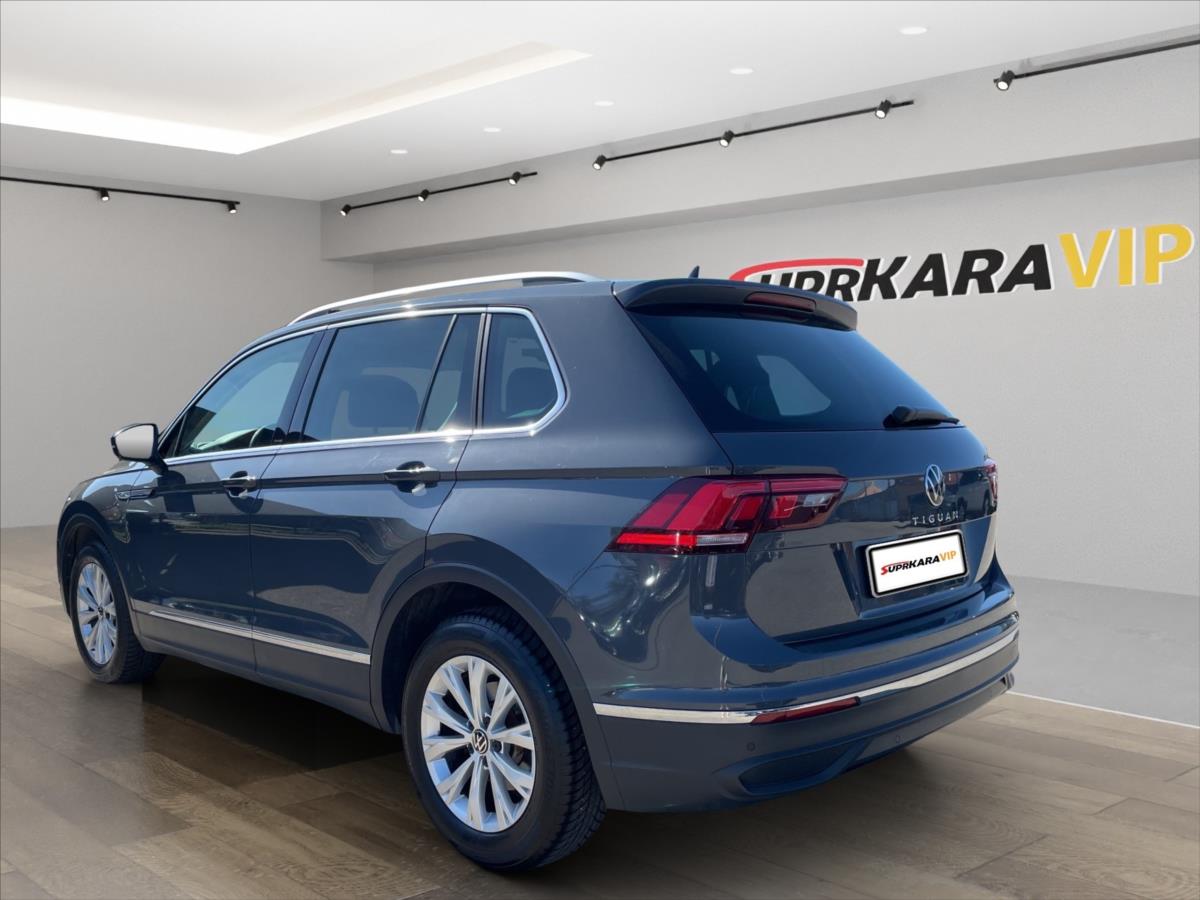volkswagen-tiguan-2-0-tdi-life-d-klima-acc-lane-side-assist-app-led-servisni-historie-vw-12-2022 - 6