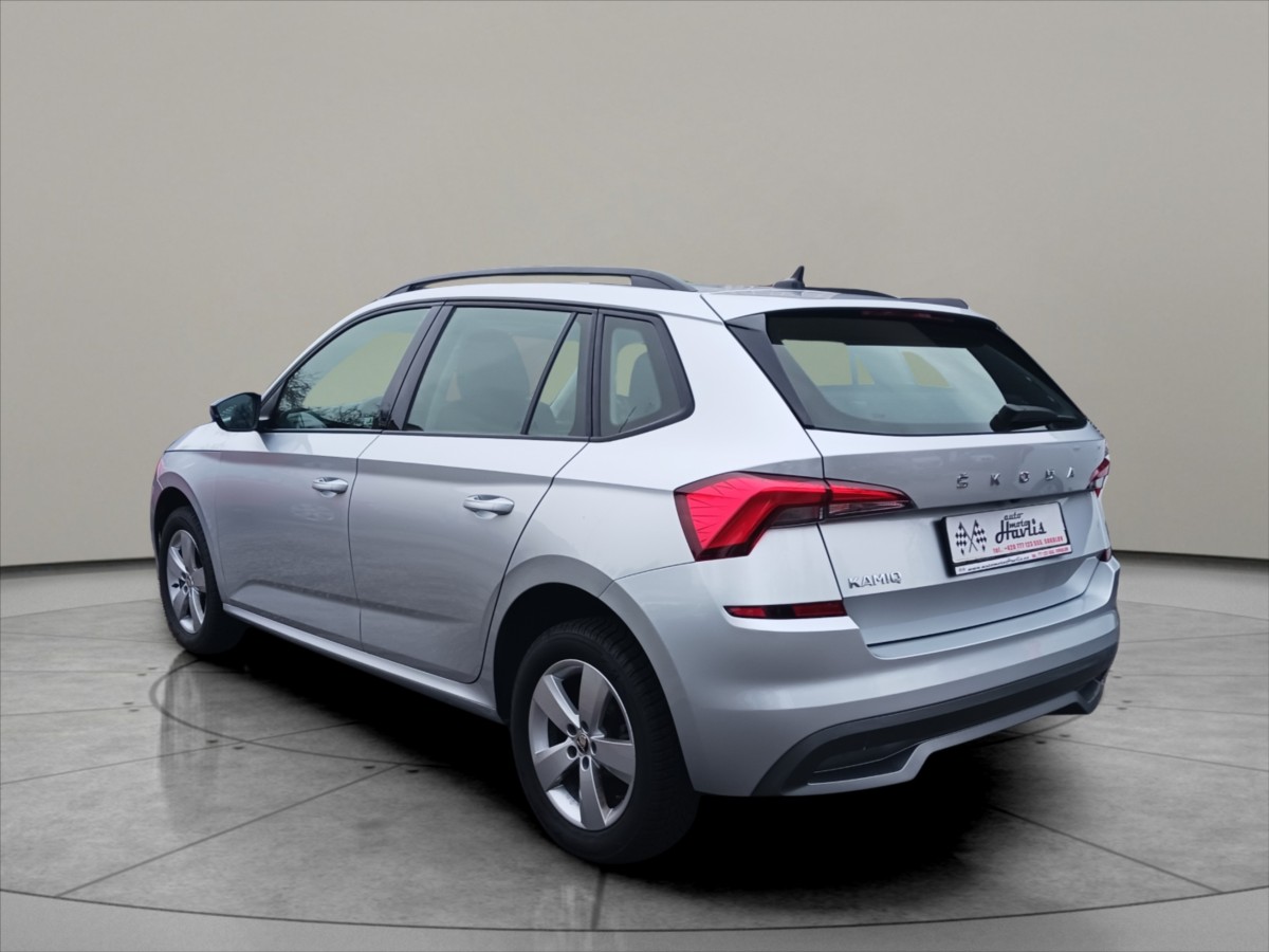 skoda-kamiq-1-0-tsi-amb-parkovaci-kamera - 3