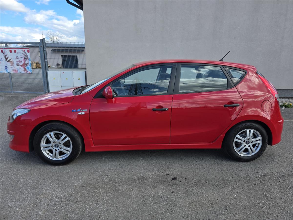hyundai-i30-1-4-1-4i-77kw-1-majitel-klima-1-4i-77kw-1-majitel-klima - 2