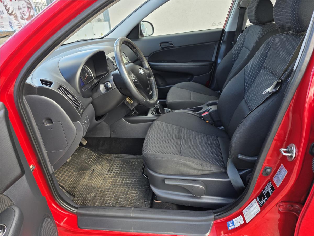 hyundai-i30-1-4-1-4i-77kw-1-majitel-klima-1-4i-77kw-1-majitel-klima - 8