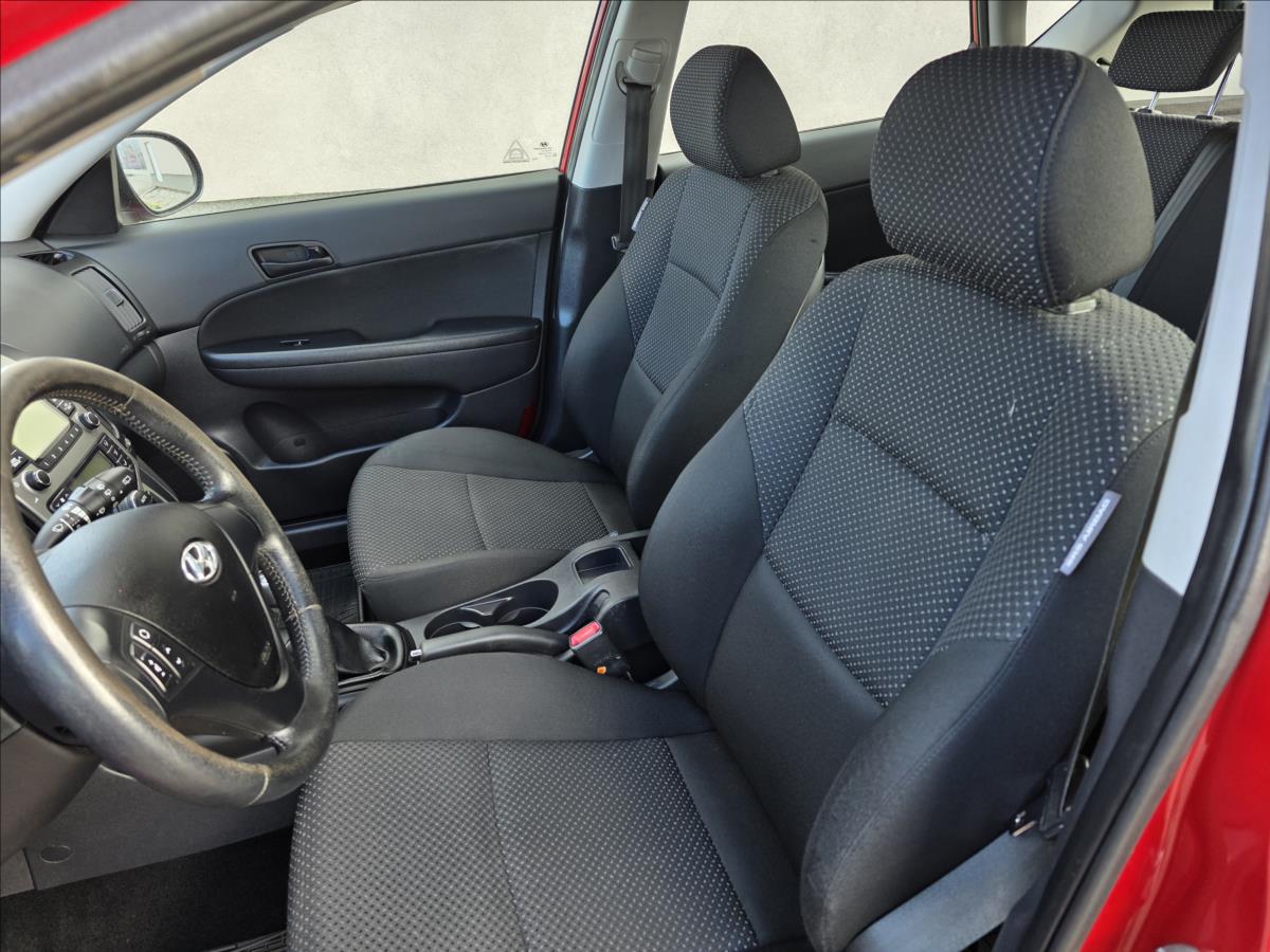 hyundai-i30-1-4-1-4i-77kw-1-majitel-klima-1-4i-77kw-1-majitel-klima - 9