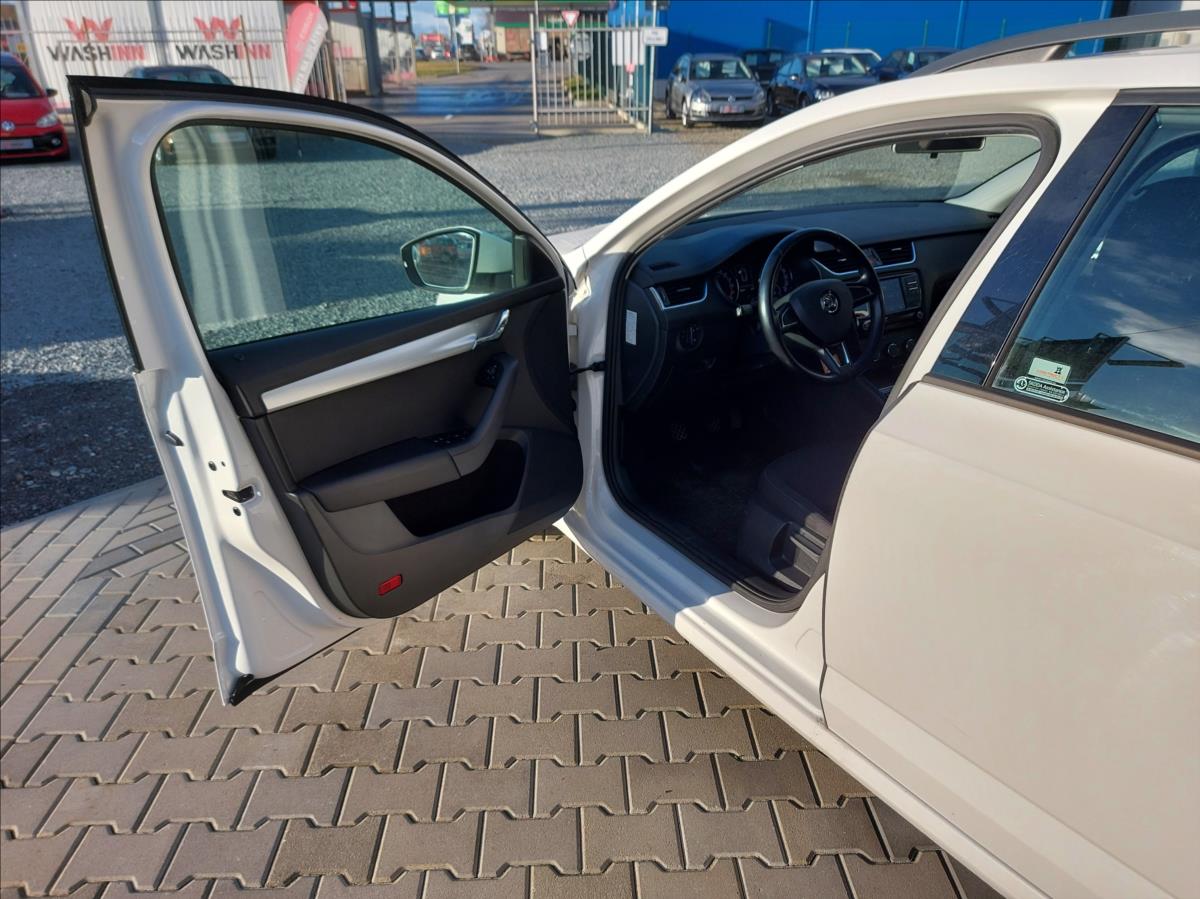 skoda-octavia-1-6-tdi-iii-amb-cr-po-1-majiteli - 6