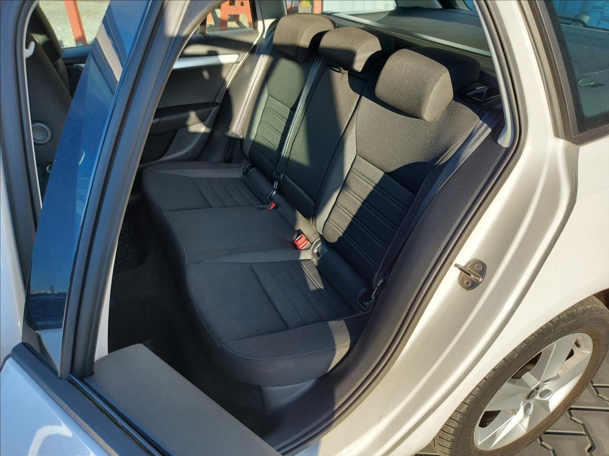 skoda-octavia-1-6-tdi-iii-amb-cr-po-1-majiteli - 9