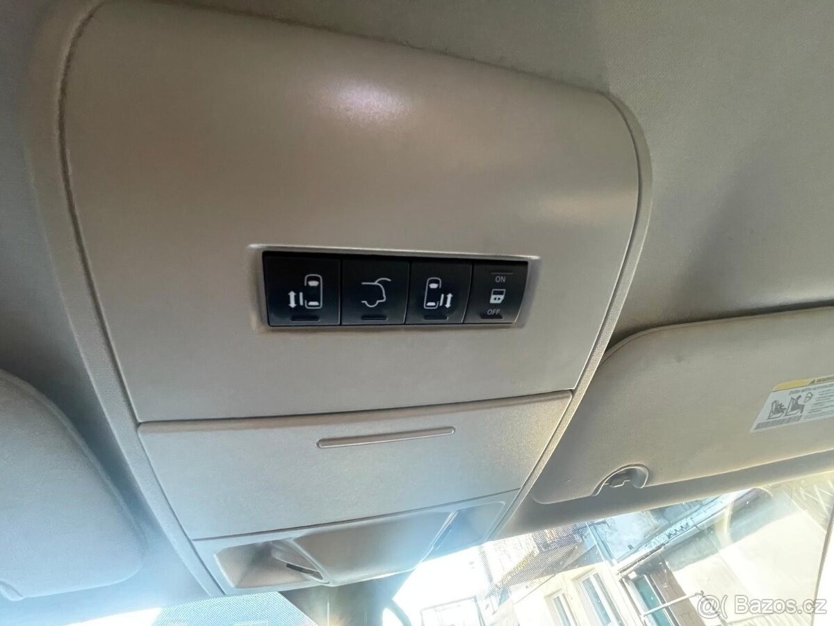chrysler-town-country-3-6 - 6