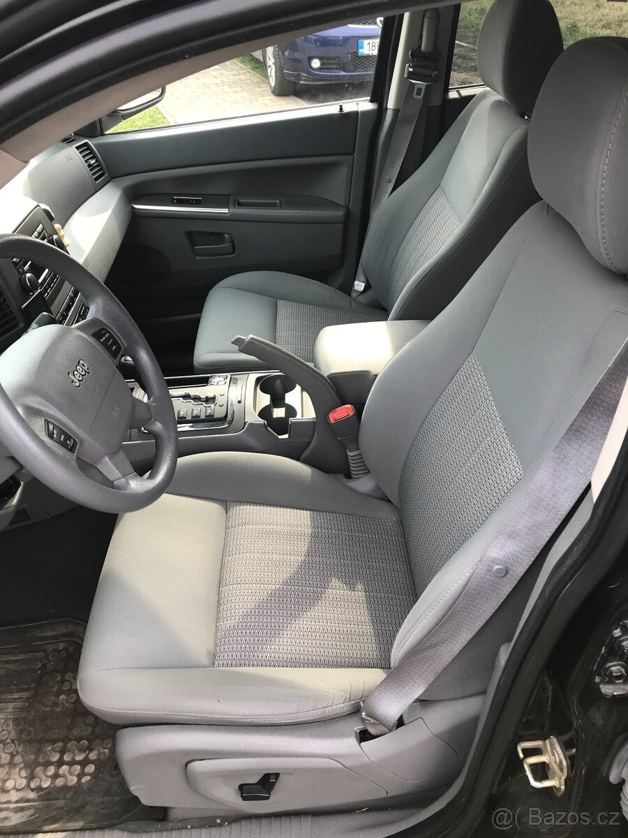 jeep-grand-cherokee-3-0-crd-laredo-a-tazne - 4