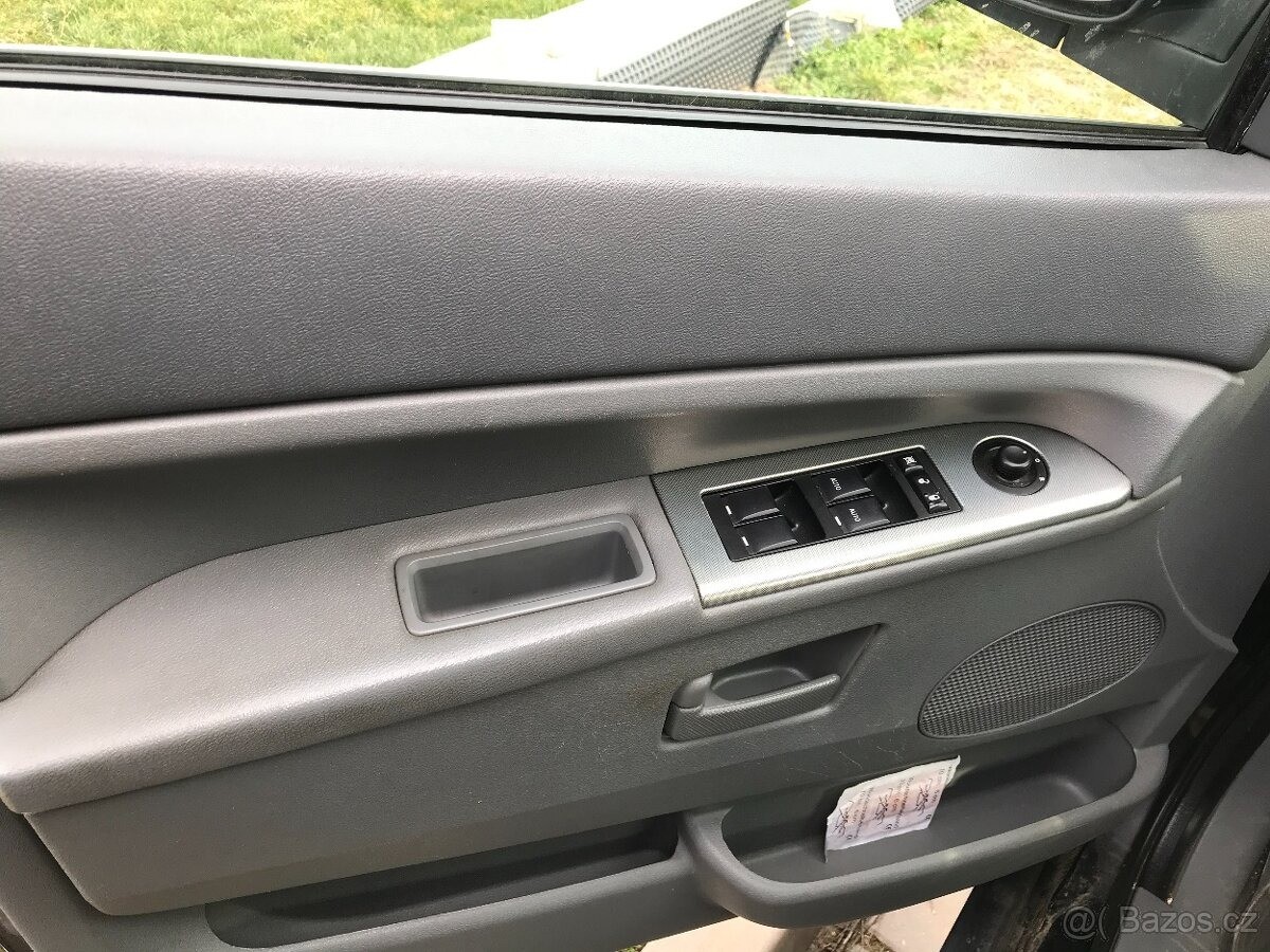 jeep-grand-cherokee-3-0-crd-laredo-a-tazne - 8