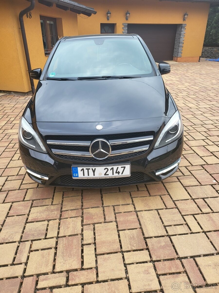 Mercedes-Benz Třídy B B180 benzin