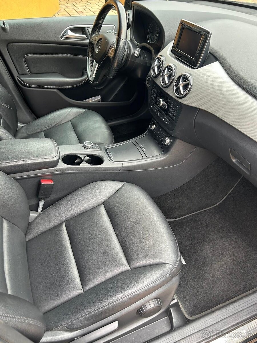 mercedes-benz-tridy-b-b180-benzin - 5