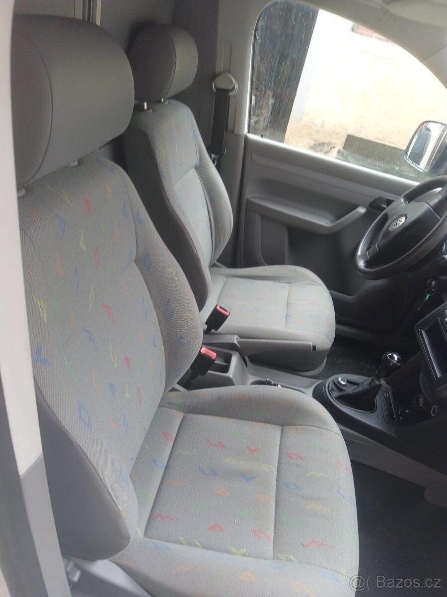 volkswagen-caddy-1-9-tdi-s-mrazakem - 1