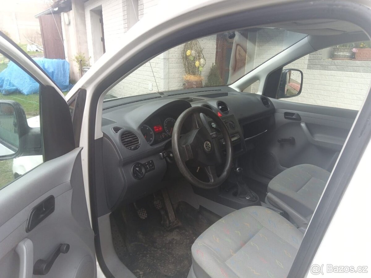 volkswagen-caddy-1-9-tdi-s-mrazakem - 2