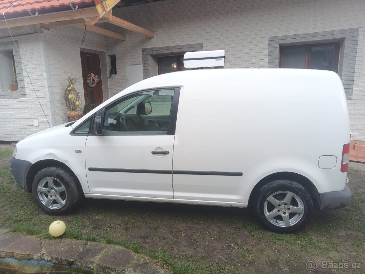 volkswagen-caddy-1-9-tdi-s-mrazakem - 4