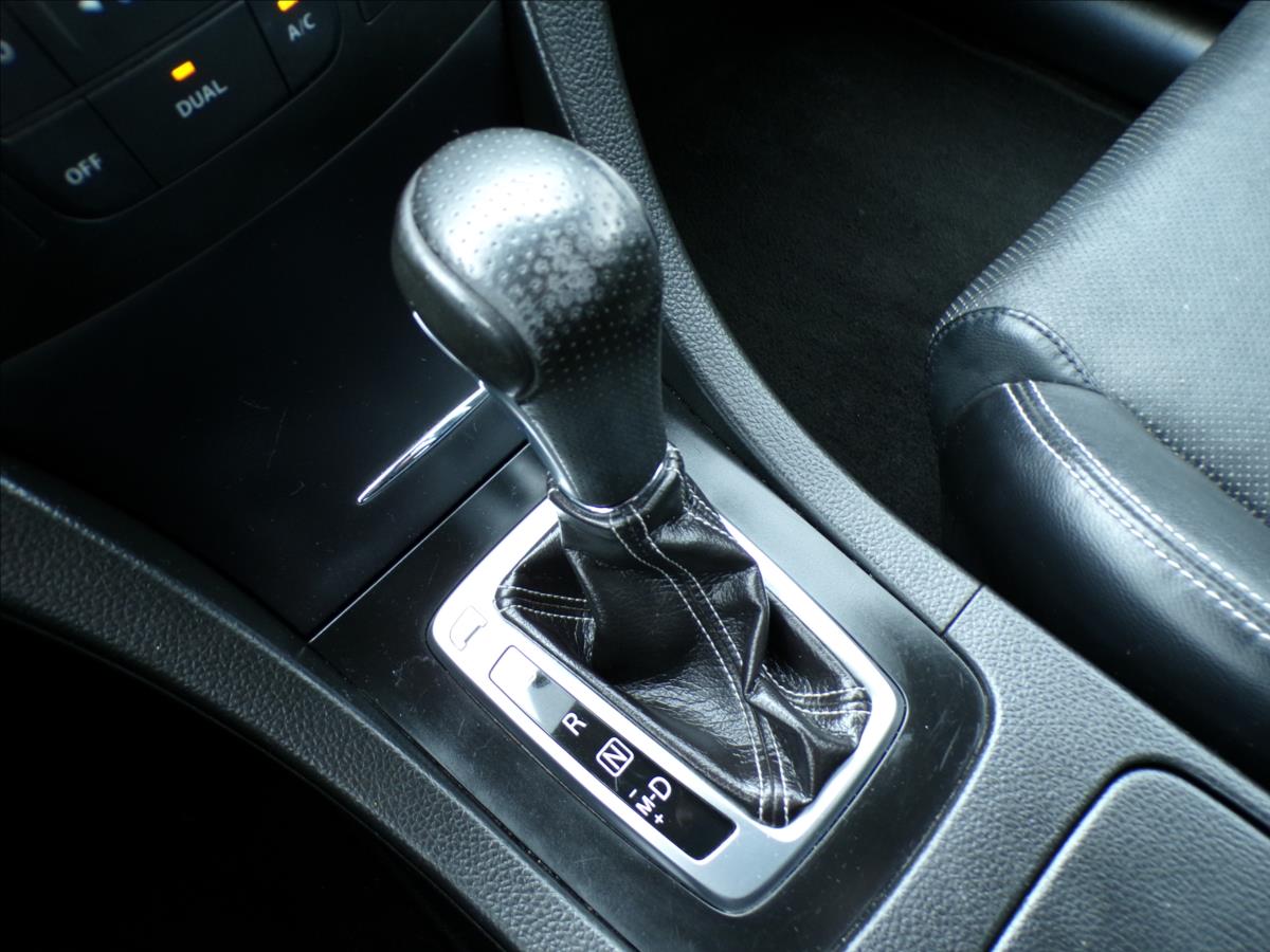 suzuki-kizashi-2-4-i-4x4-automat - 9