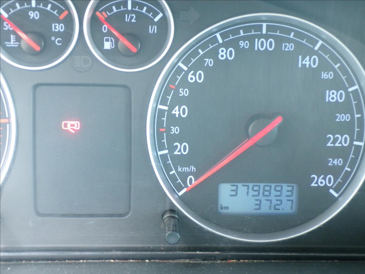 volkswagen-sharan-1-9-tdi-tazne-zarizeni - 7