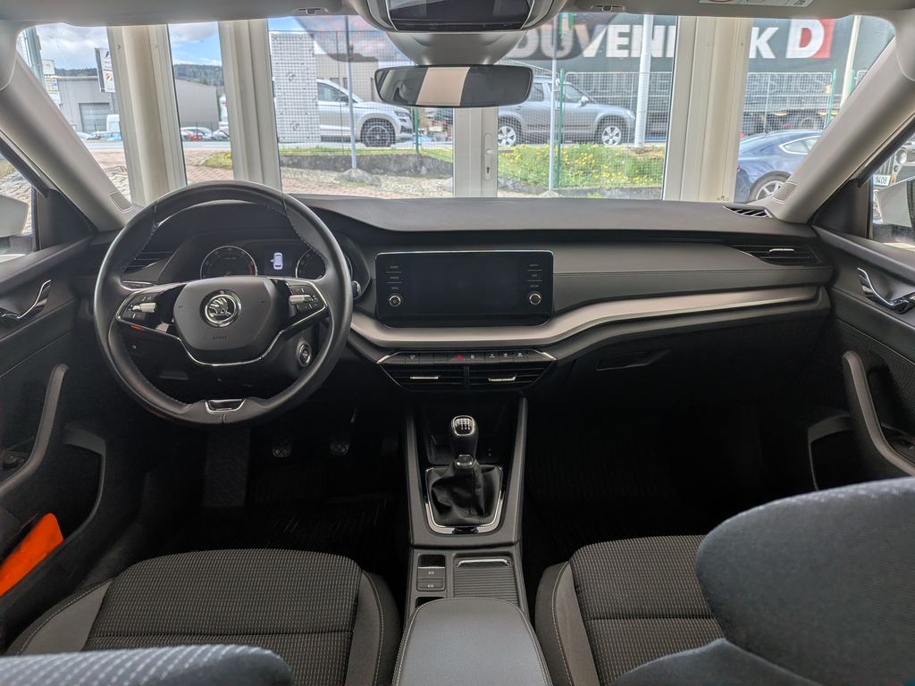 skoda-octavia-combi-ambition-1-5-tsi-110 - 6