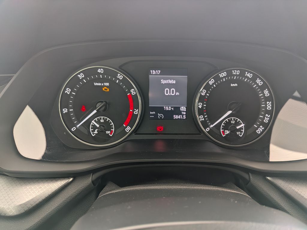 skoda-octavia-combi-ambition-1-5-tsi-110 - 9