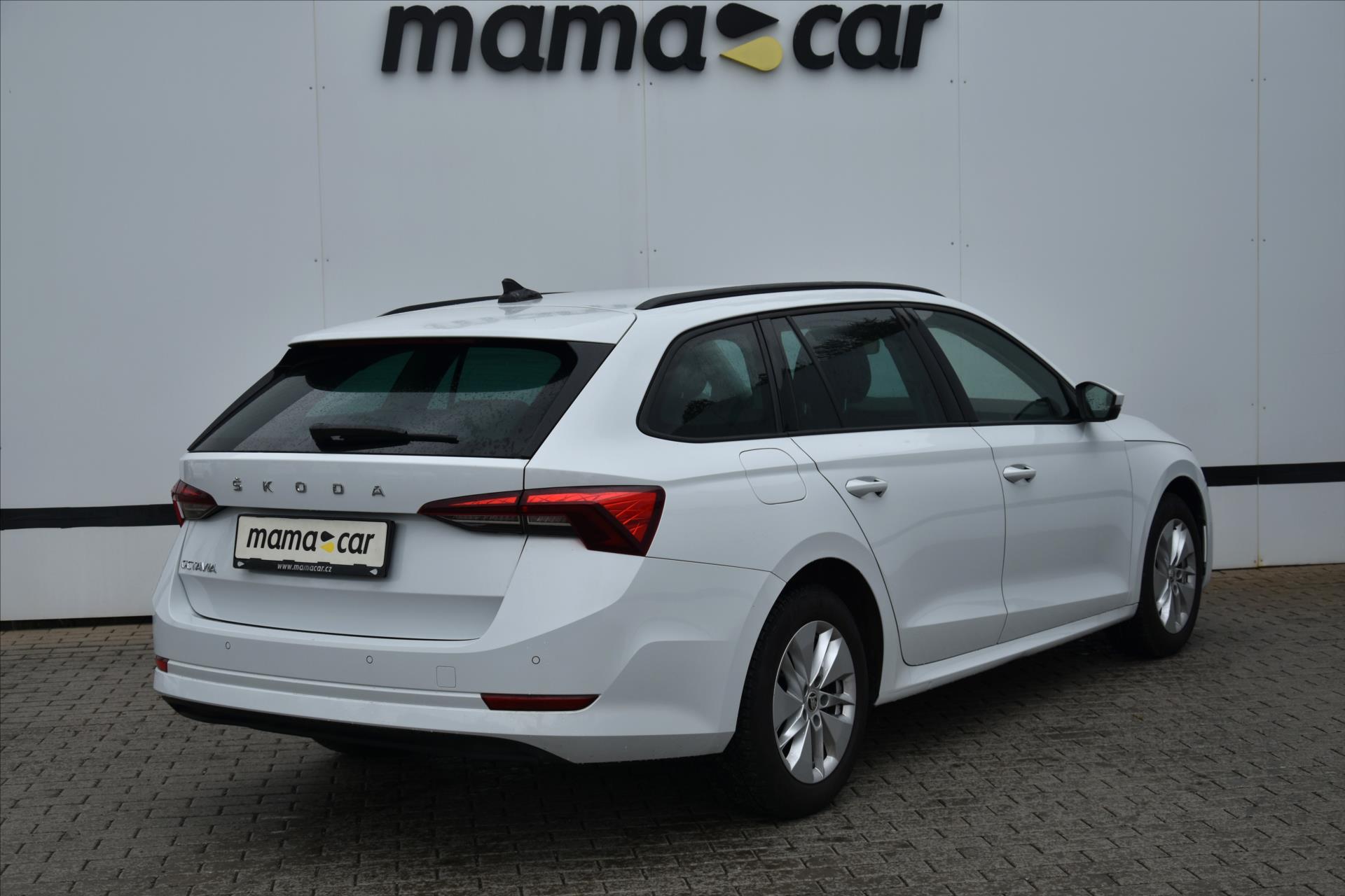 skoda-octavia-1-5-tsi-110kw-led-ambition-cr - 1