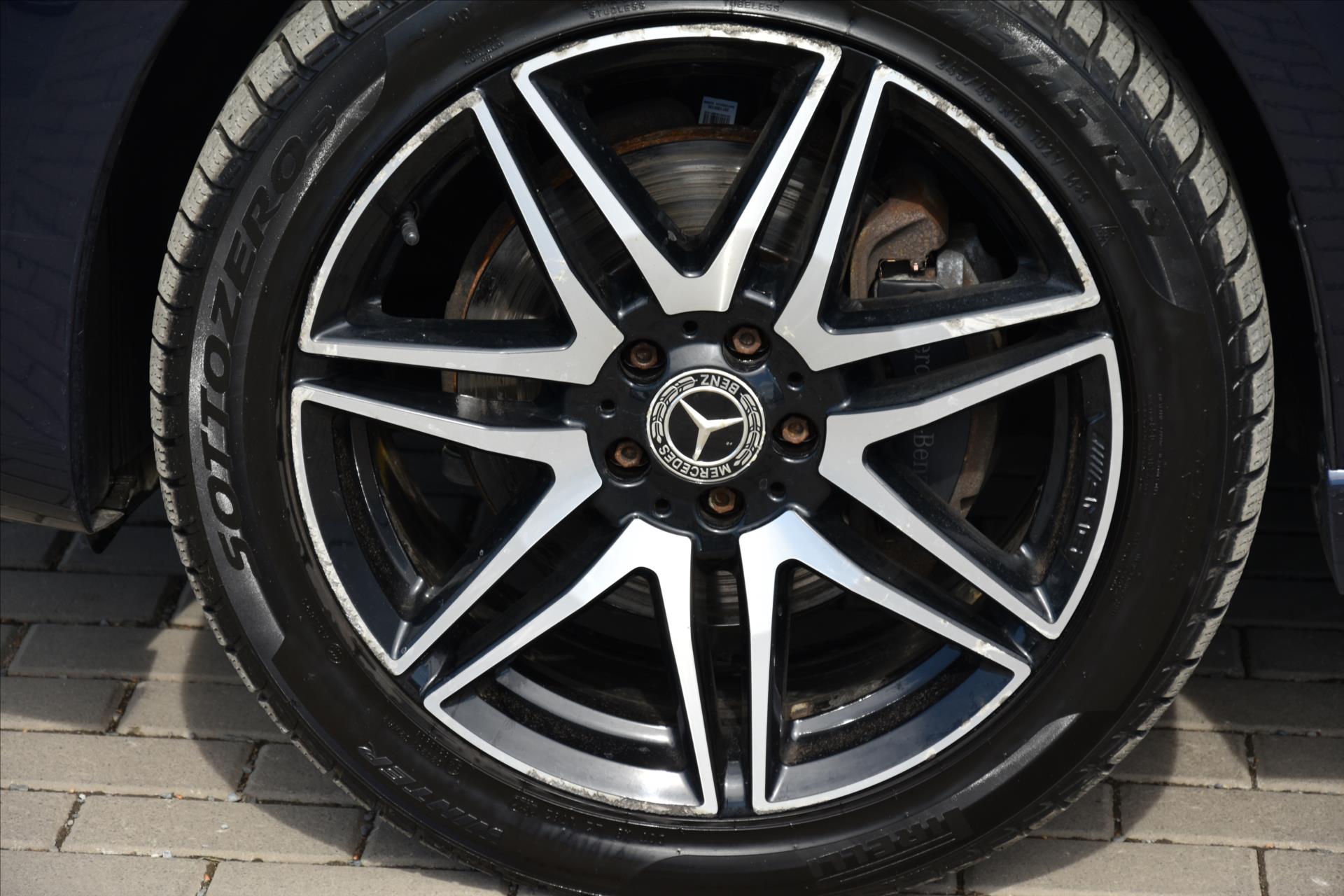 mercedes-benz-tridy-v-300d-4matic-amg-long-avantgard - 8