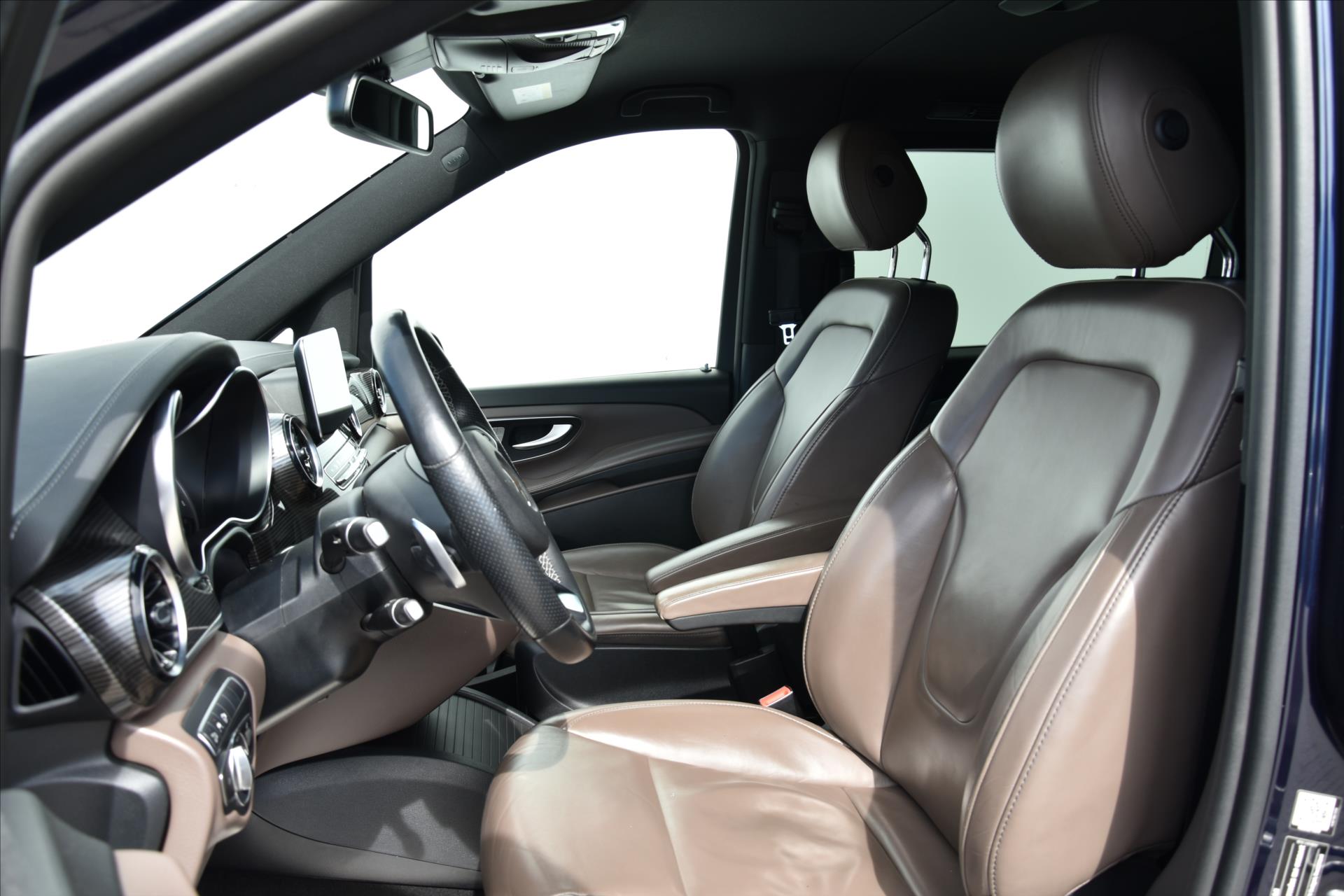 mercedes-benz-tridy-v-300d-4matic-amg-long-avantgard - 9