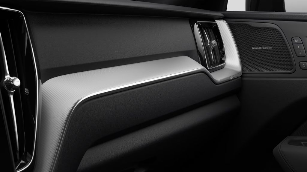 volvo-xc60-plus-black-edition-b5-360 - 6