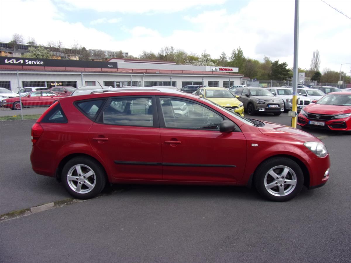kia-ceed-1-6-cvvt-sw-1maj - 1
