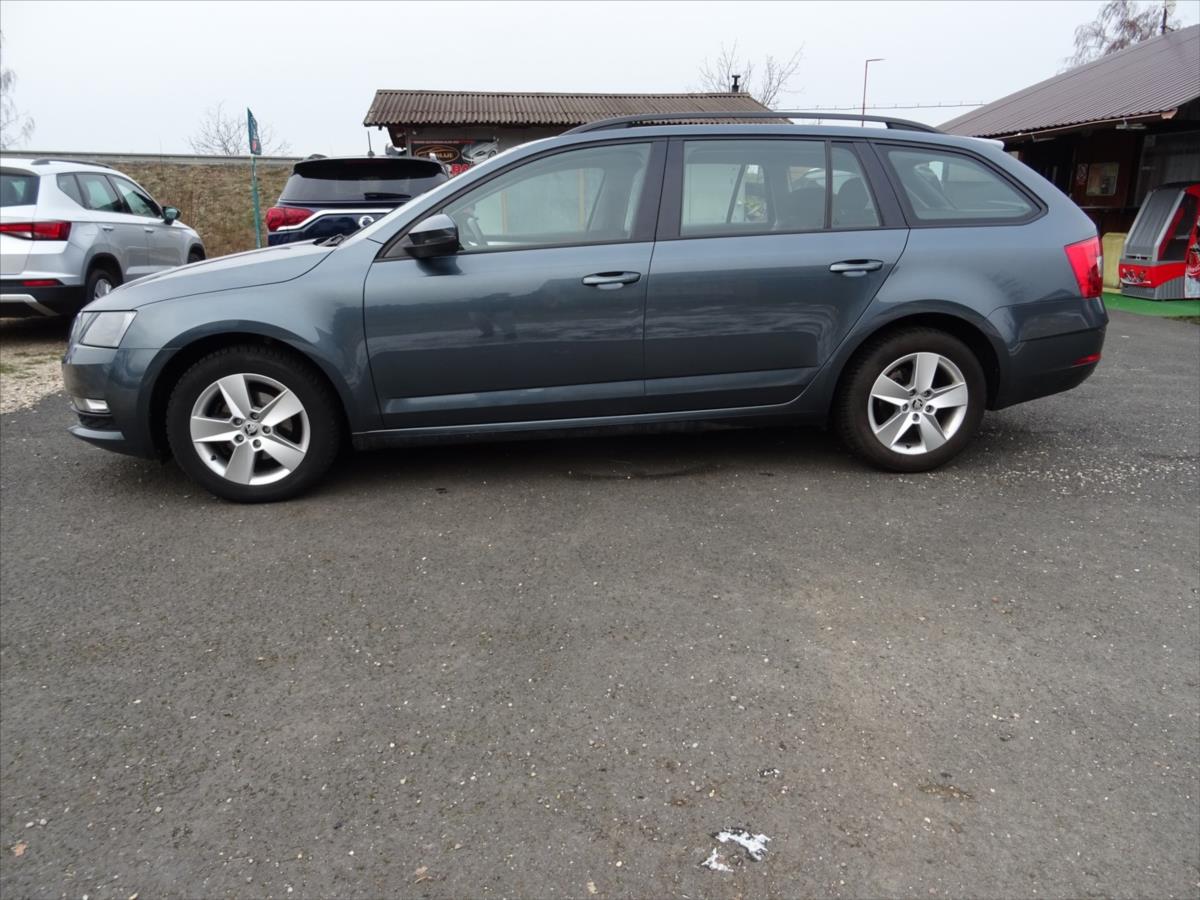 skoda-octavia-1-6-tdi-85kw-ambition-combi - 4