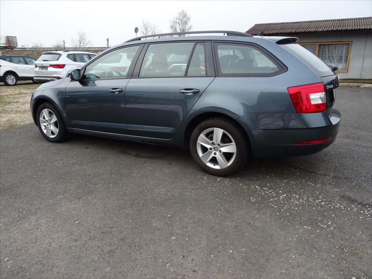 skoda-octavia-1-6-tdi-85kw-ambition-combi - 5