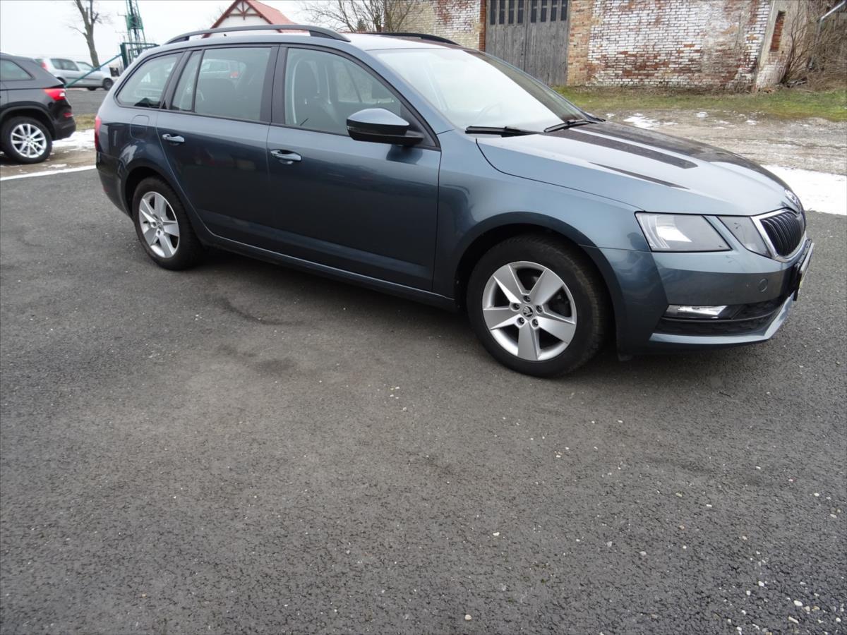 skoda-octavia-1-6-tdi-85kw-ambition-combi - 6