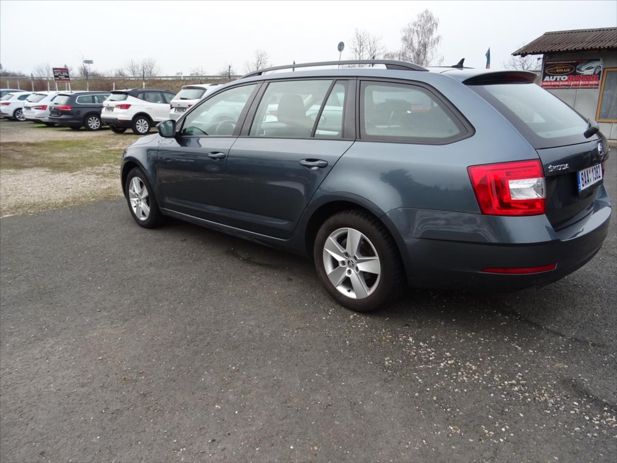 skoda-octavia-1-6-tdi-85kw-ambition-combi - 9