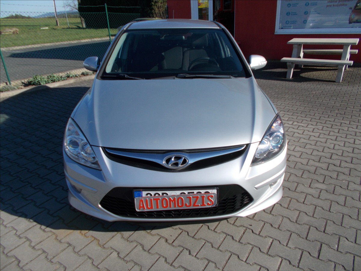 hyundai-i30-1-4-16v-cr-2-majitelka-od-r-2014 - 2