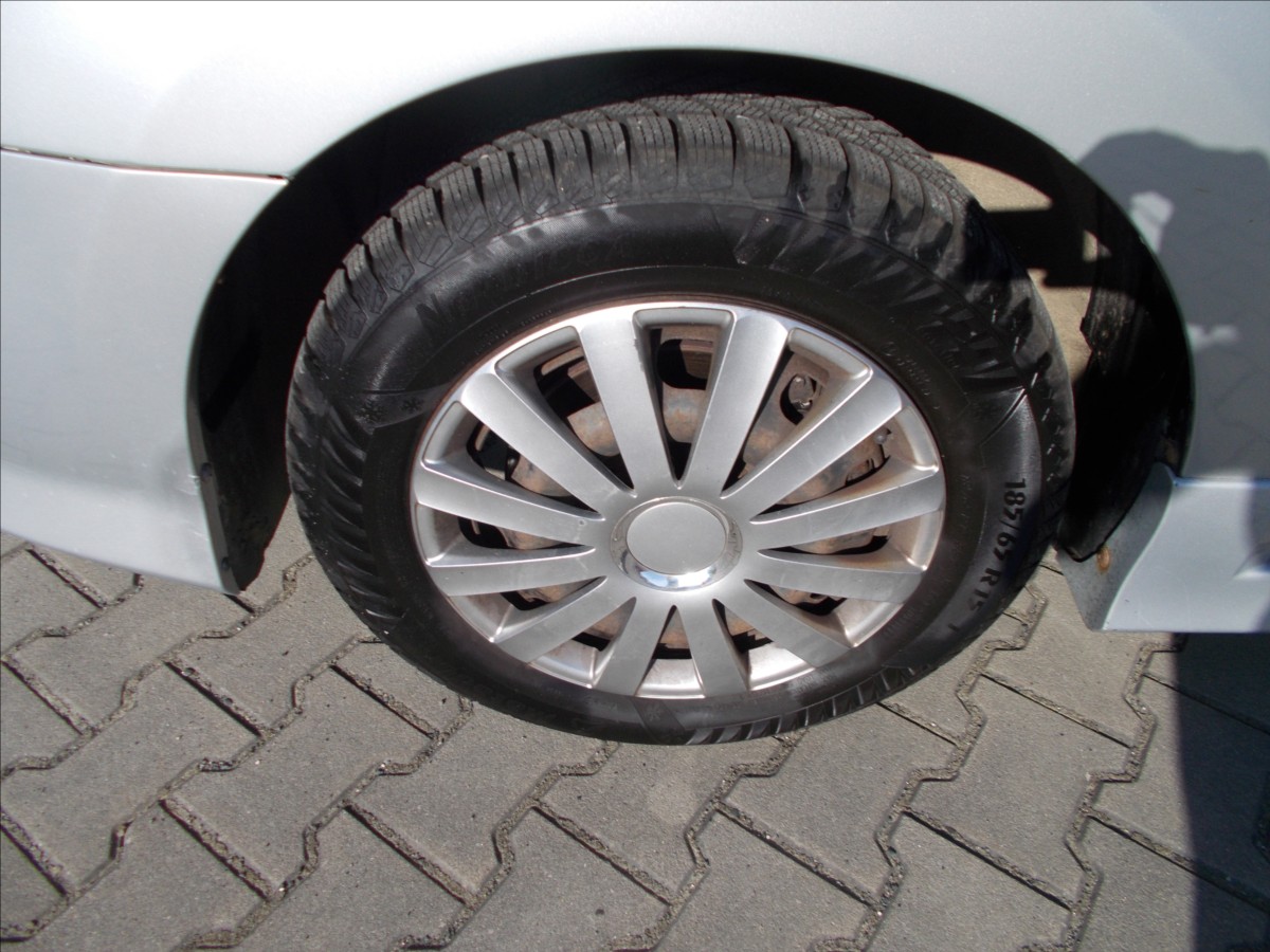 hyundai-i30-1-4-16v-cr-2-majitelka-od-r-2014 - 5