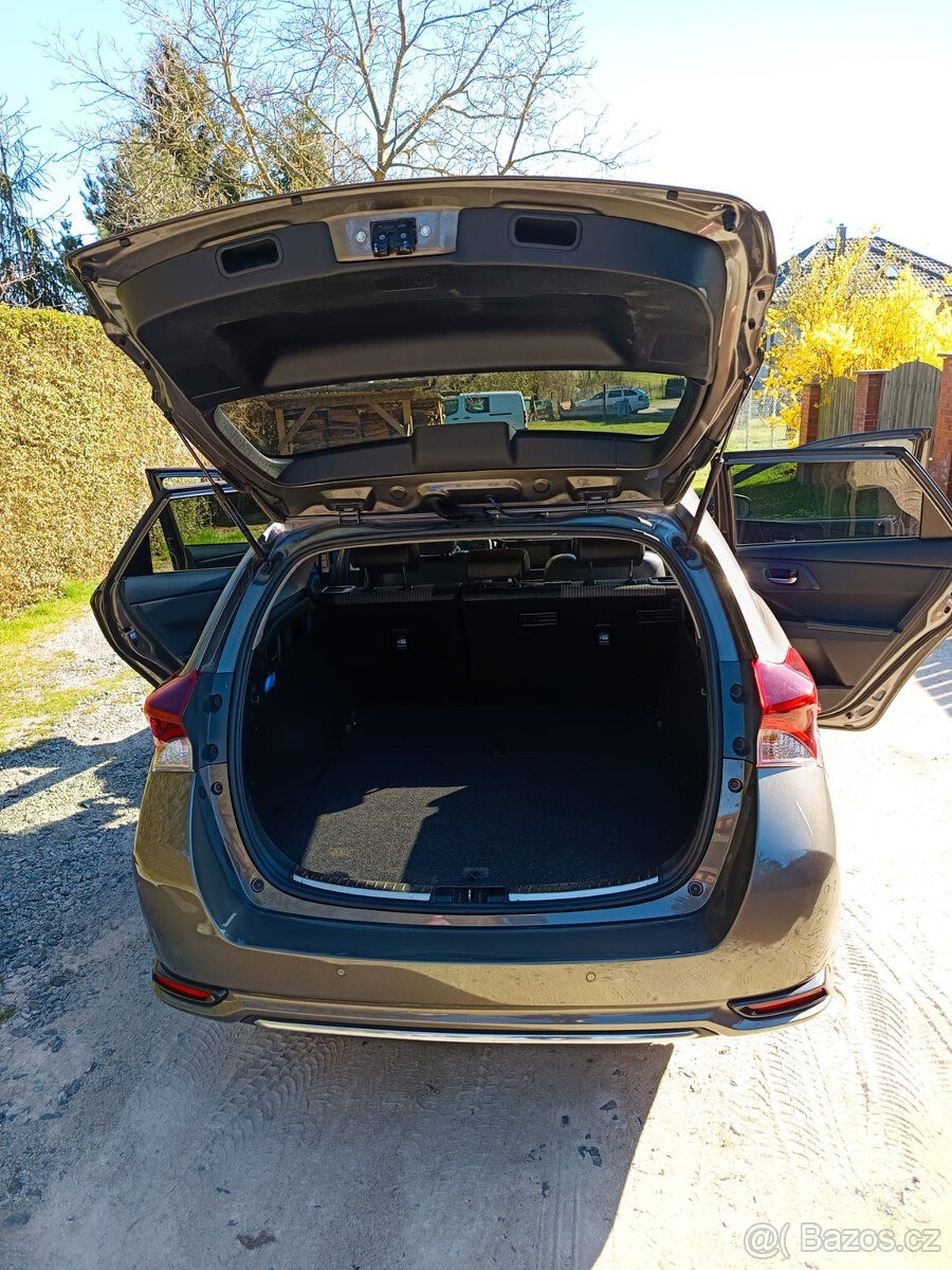 toyota-auris-1-8-ts-hybrid-executive-2018 - 7