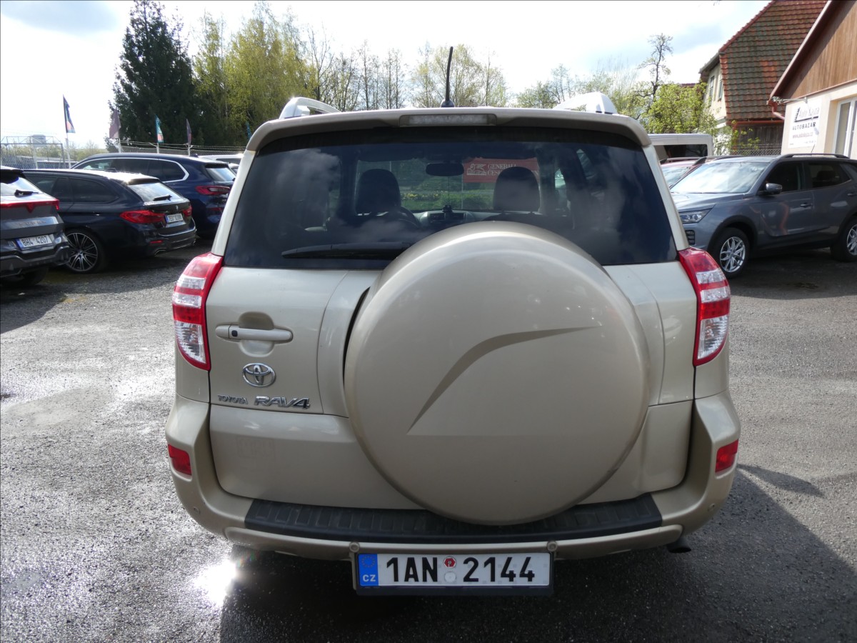 toyota-rav4-2-2-d-4d-110kw-4x4-cr-2-majitel - 6