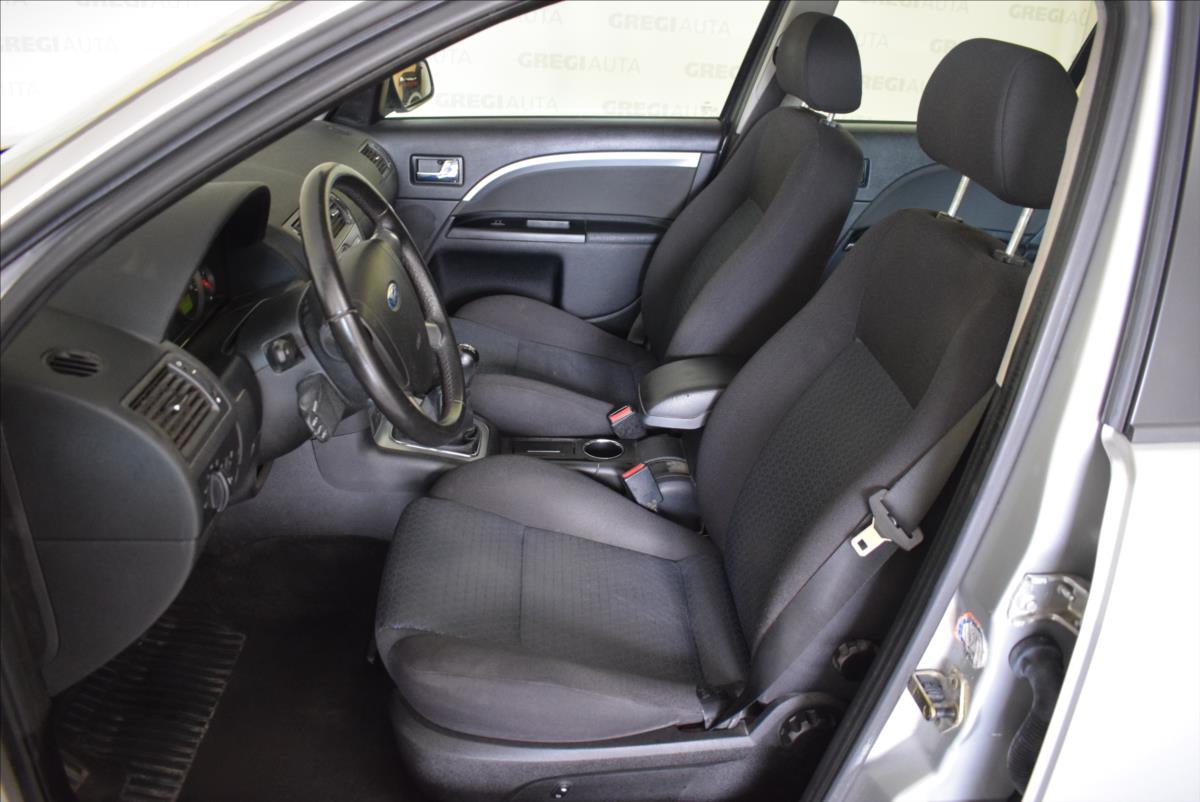 ford-mondeo-1-8-i - 9