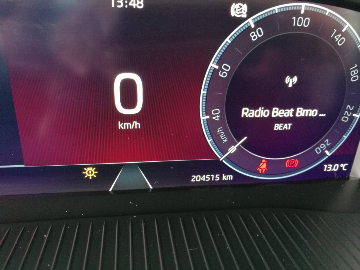 skoda-octavia-2-0-tdi-dsg-1-majitel - 5