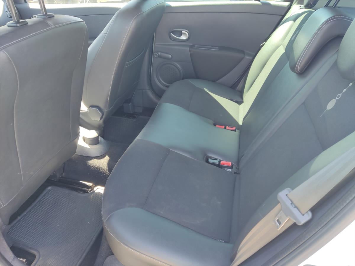 renault-clio-1-2 - 8