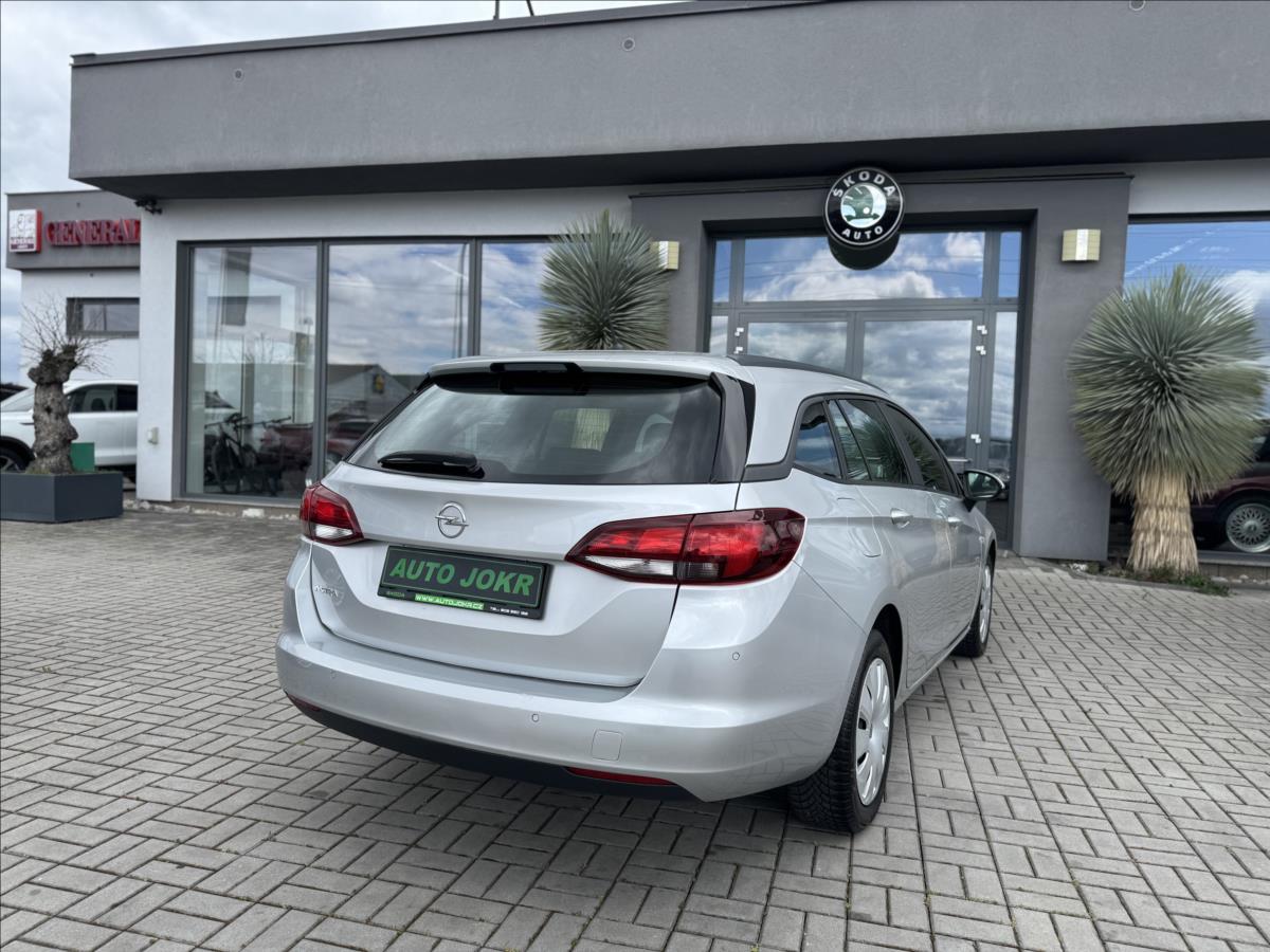 opel-astra-1-6-cdti-81kw-sports-tourer-led-top-stav - 4