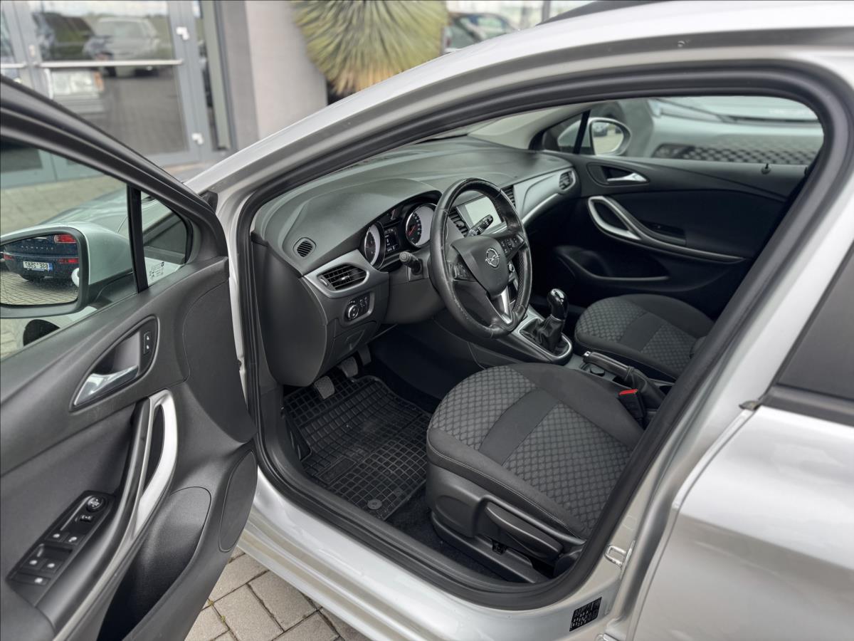 opel-astra-1-6-cdti-81kw-sports-tourer-led-top-stav - 8