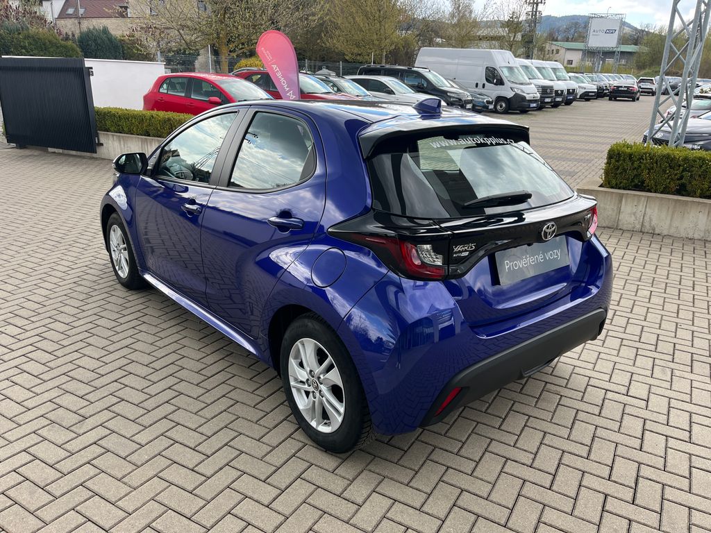 toyota-yaris-1-5-hybrid-e-cvt-comfort - 3